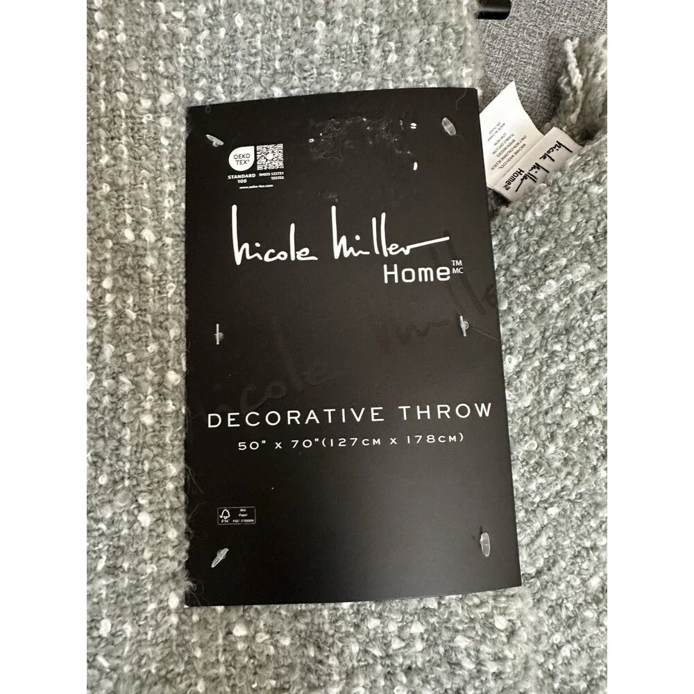 Nicole Miller Home textured decorative throw 50”x70”(127cm x 178cm)